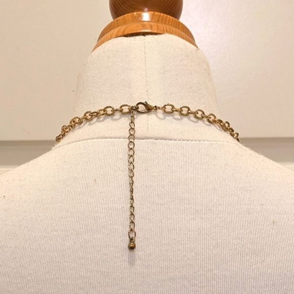 $5 Item 2000s 17-20" Goldtone Bib Necklace with Green Gold and Cream Faux Stones - Picture 4 of 7